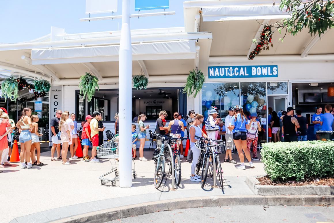 The outside of Nautical Bowls with a line outside