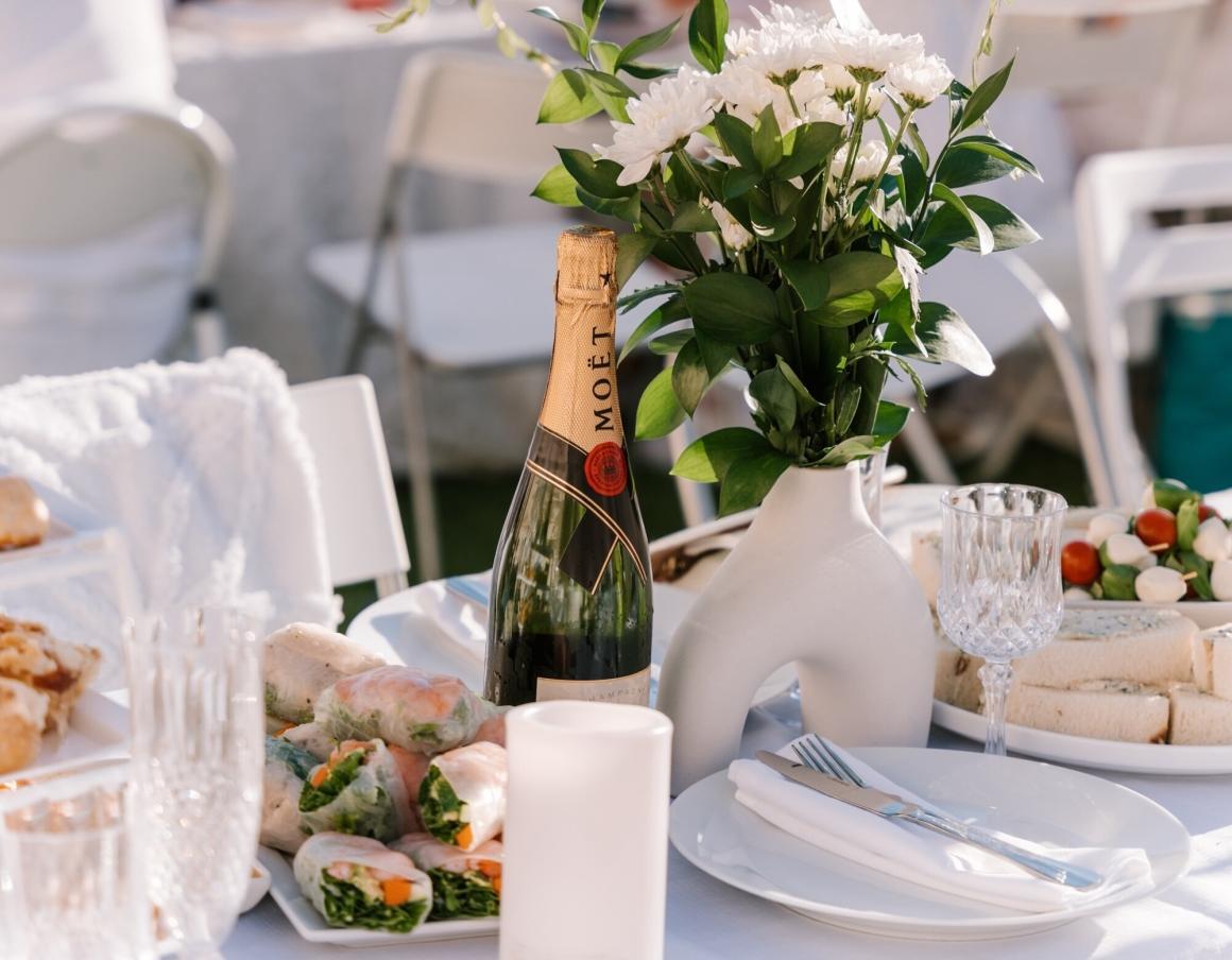 A table setting at Perth's secret luxury white party, Le Diner en Blanc